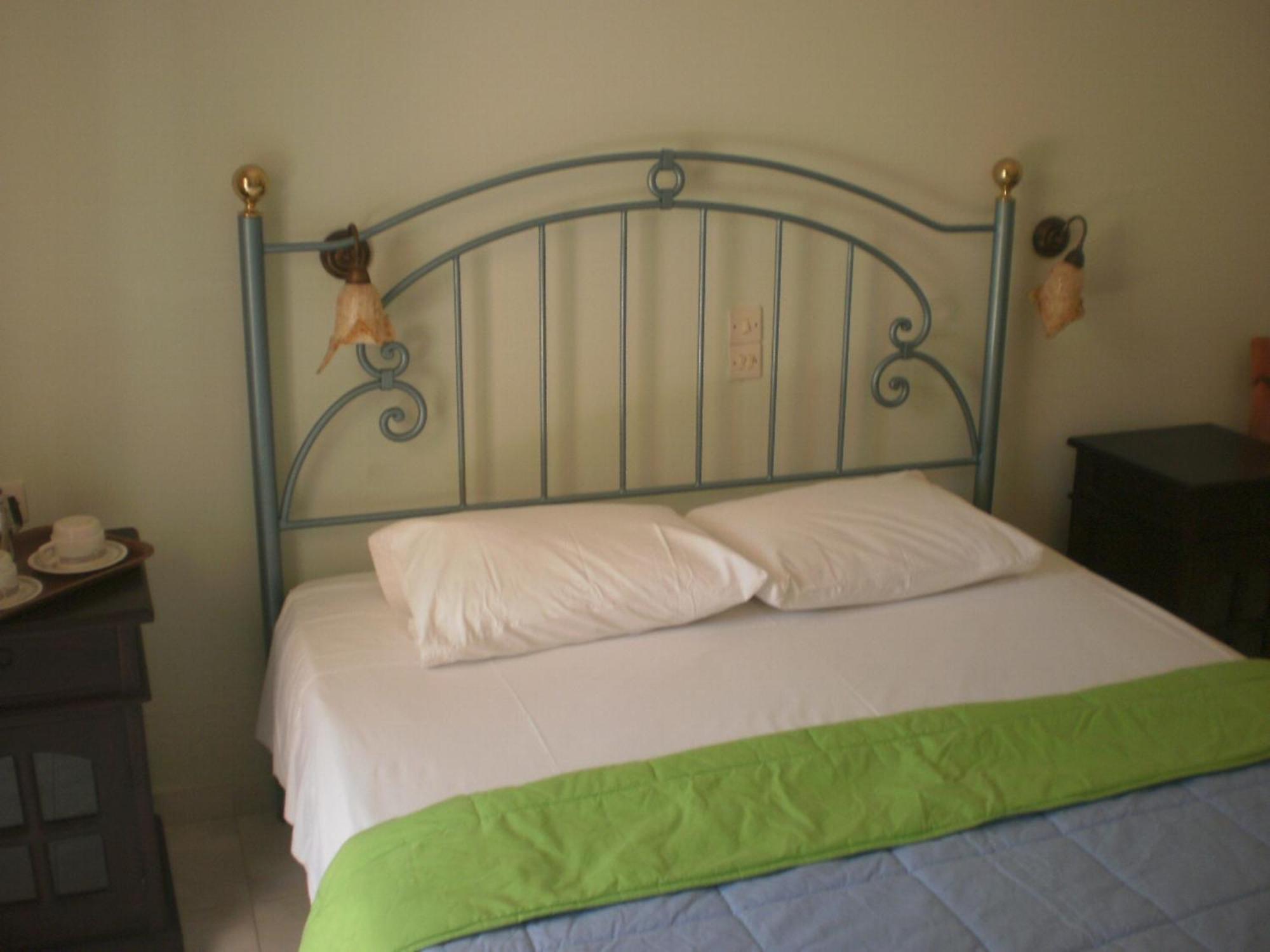 Loukas Inn Family Resort Keri Room photo