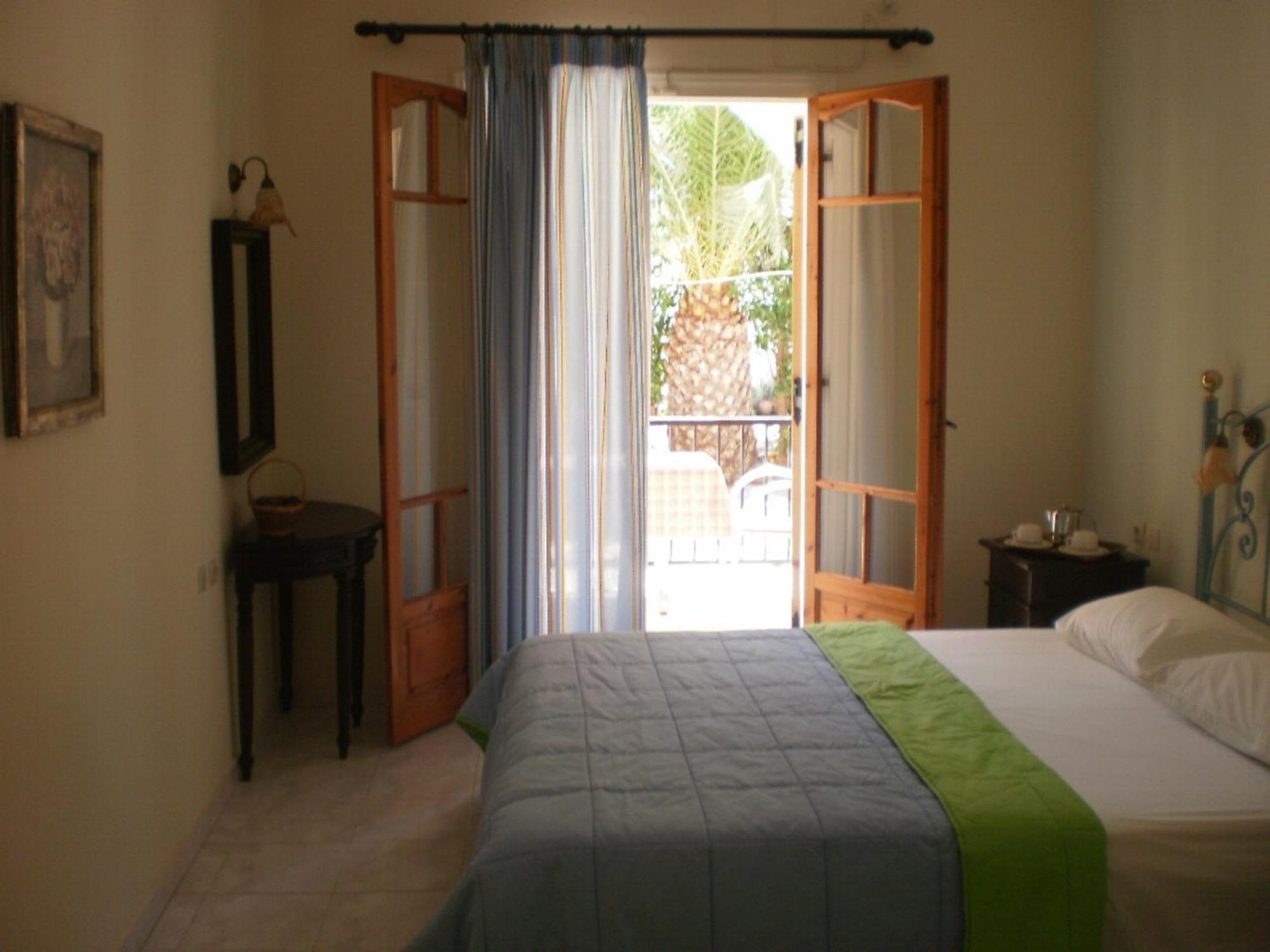 Loukas Inn Family Resort Keri Room photo